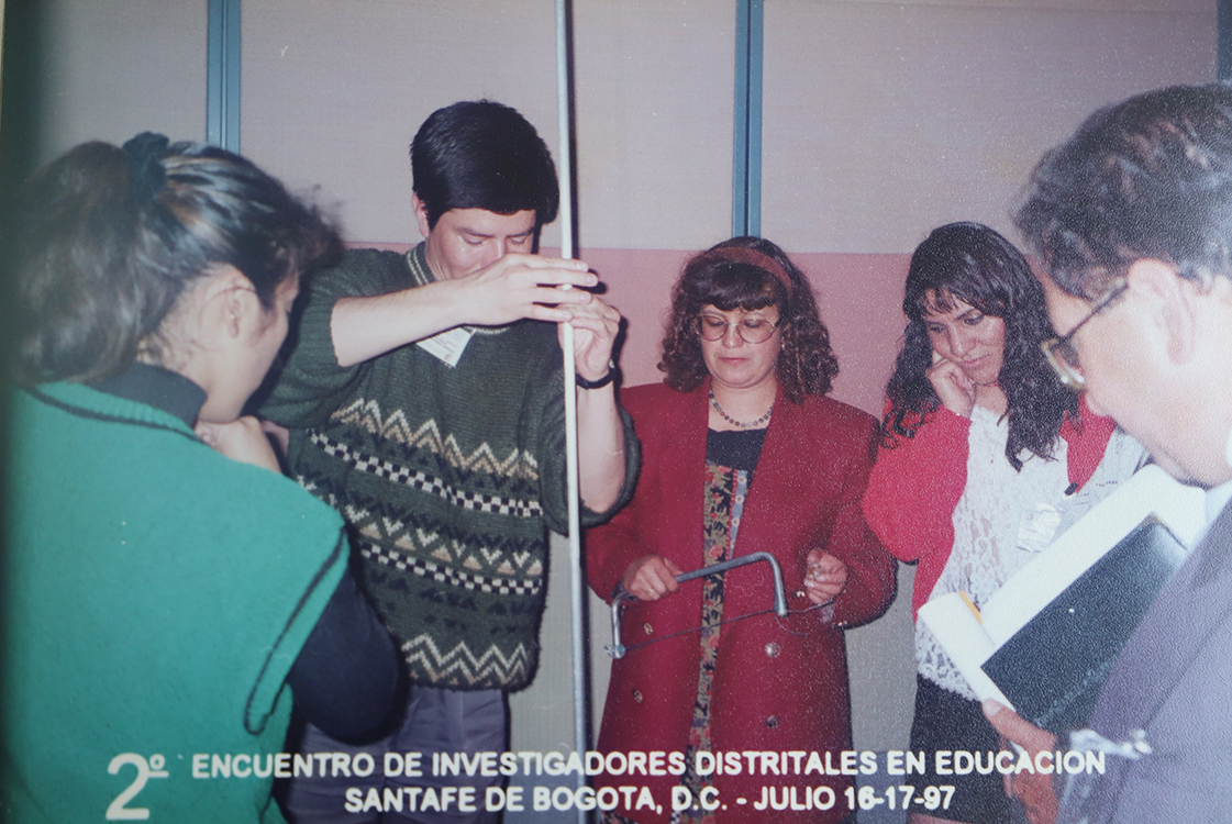 Foto de docentes en un encuentro de investigadores del distrito