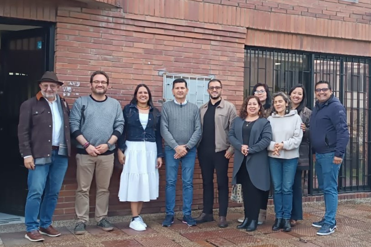 Foto de participantes de la La estrategia 'Más CapacidadES'